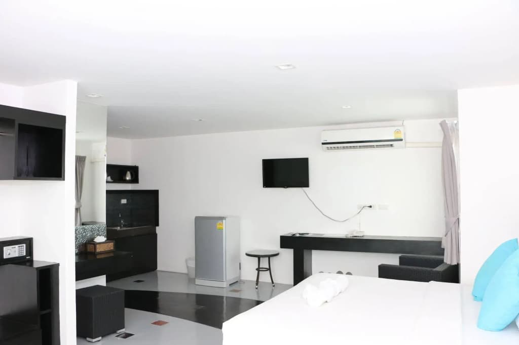 The Regizt Hotel Pattaya - photo 4