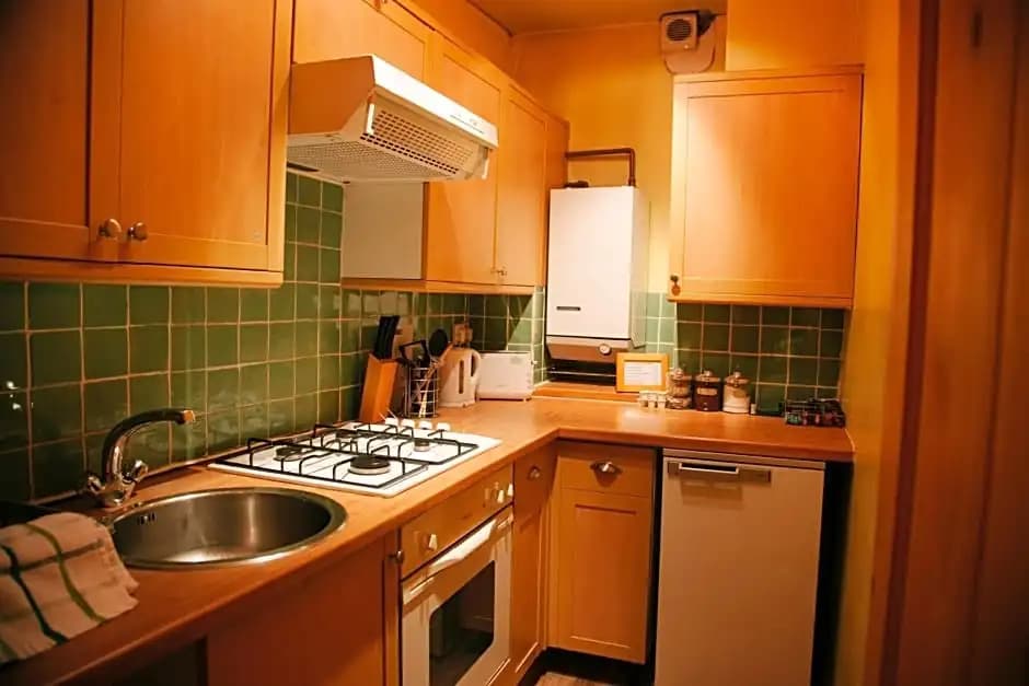 Edinburgh Backpackers Hostel - photo 16