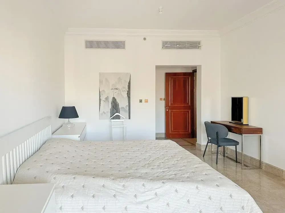 1BR North Residence with Beach Access - photo 2
