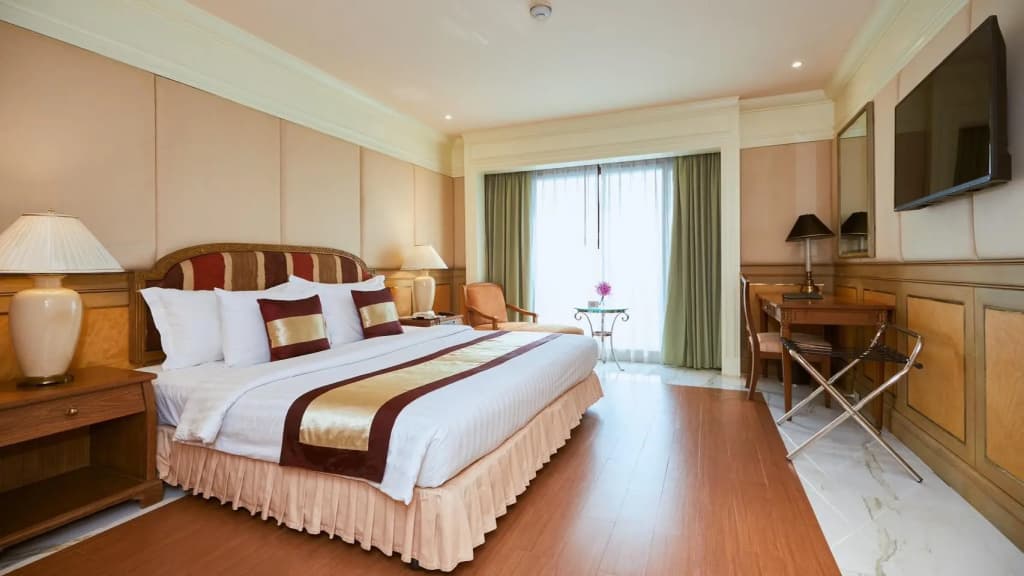 The Royal City Hotel - photo 3