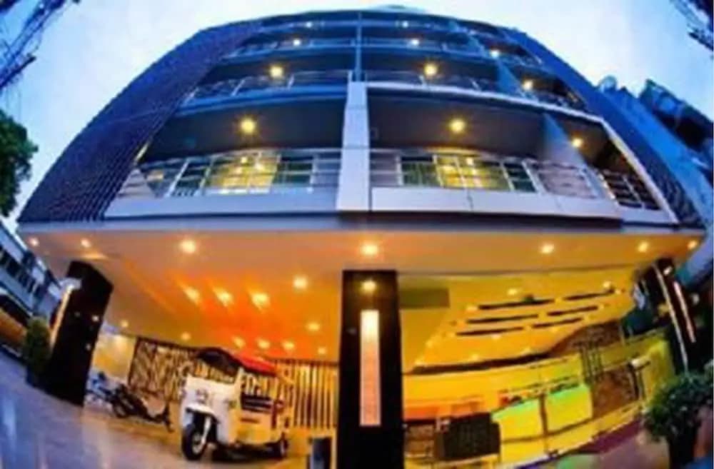 iCheck inn Residences Sukhumvit 20 - photo 1