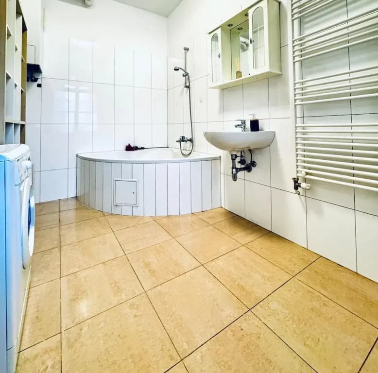 Comfortable 1BR Lounge Westbahnhof - photo 11