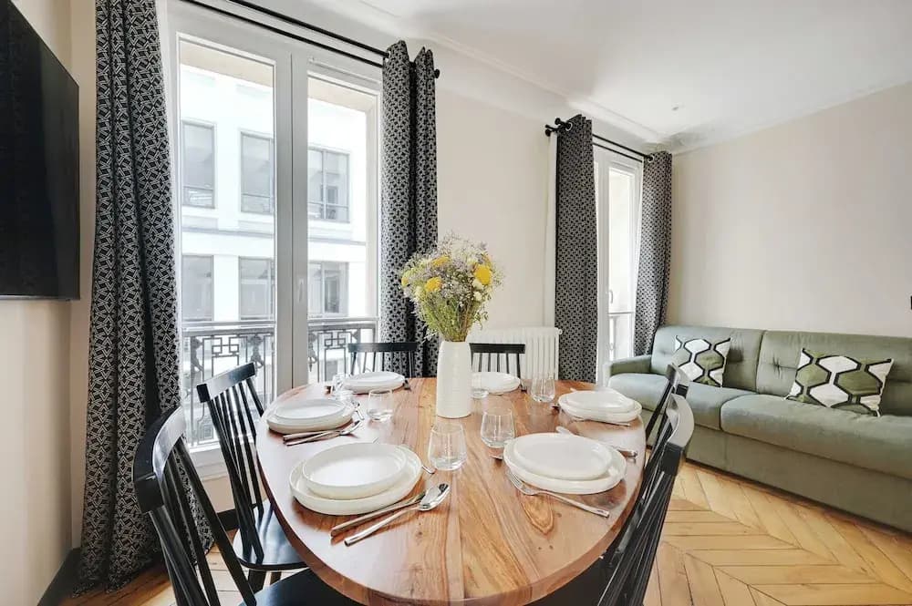Charming apt - 2br/6p - Ternes/ Arc de Triomphe - photo 6