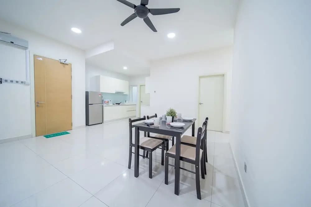 OYO Home 89449 Fancy 2 Bedroom Crest Residence - photo 11