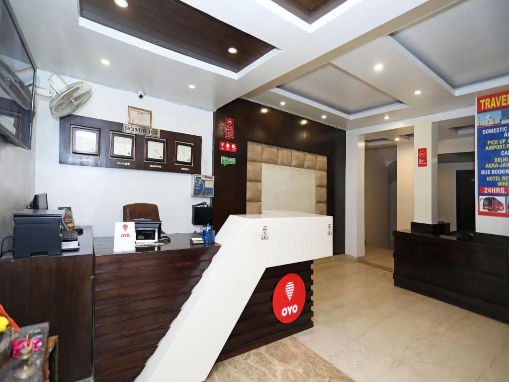 Oyo Capital O 11357 Hotel benz international - photo 13