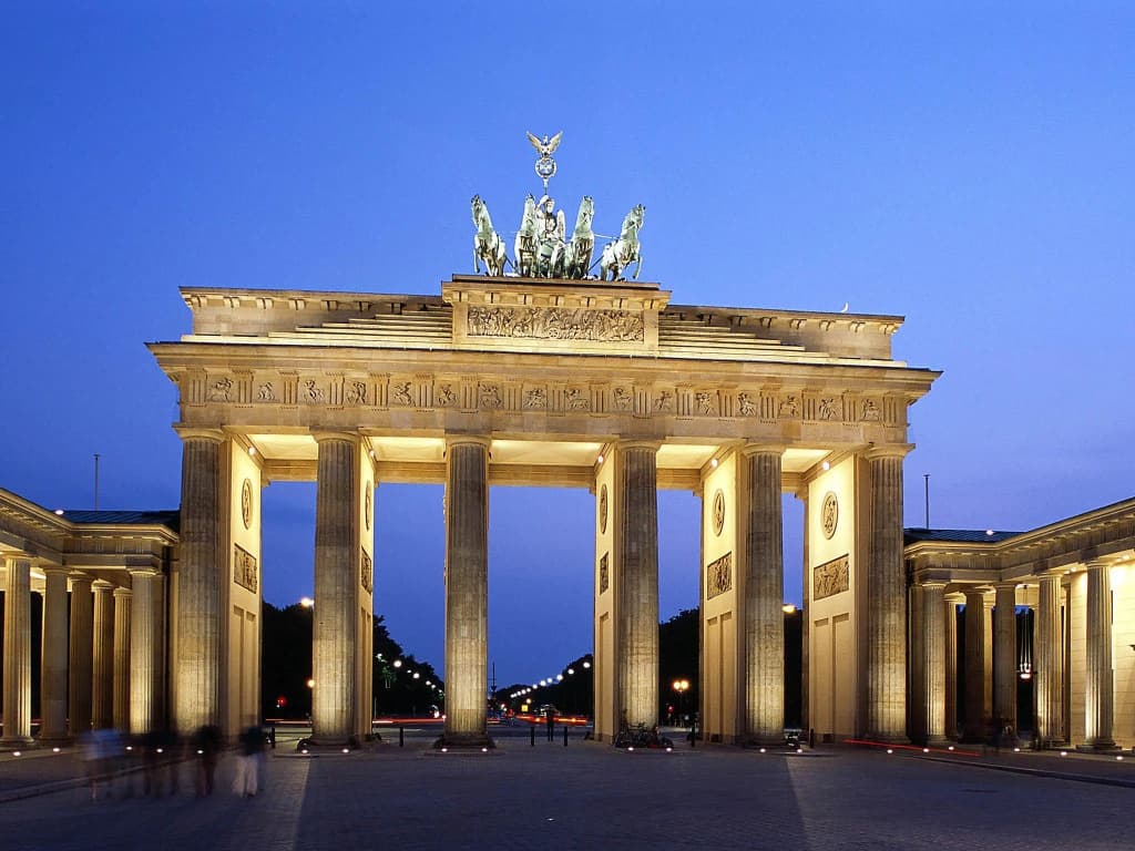 greet Berlin Alexanderplatz - main photo