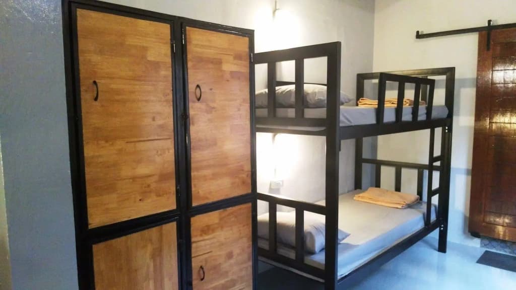 Baan hostel - photo 6