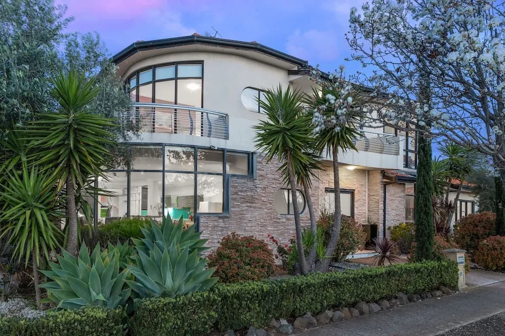 Villa De Marseilles - Melbourne - main photo