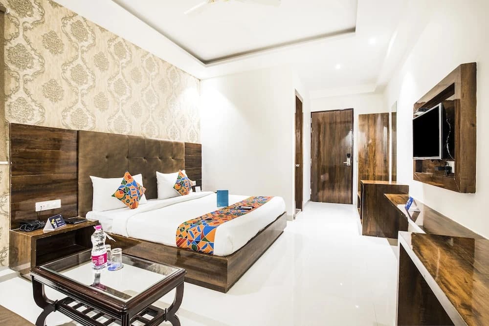 FabHotel GRD Suites - photo 6