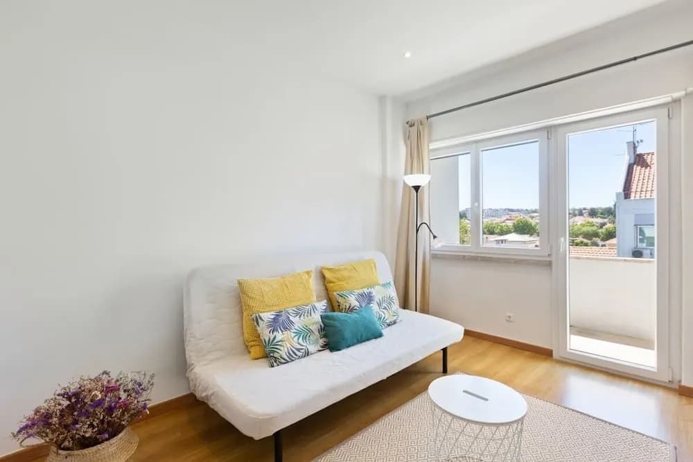 Spacious 1 Bed Apt w/Balcony, Sleeps 3 - photo 7
