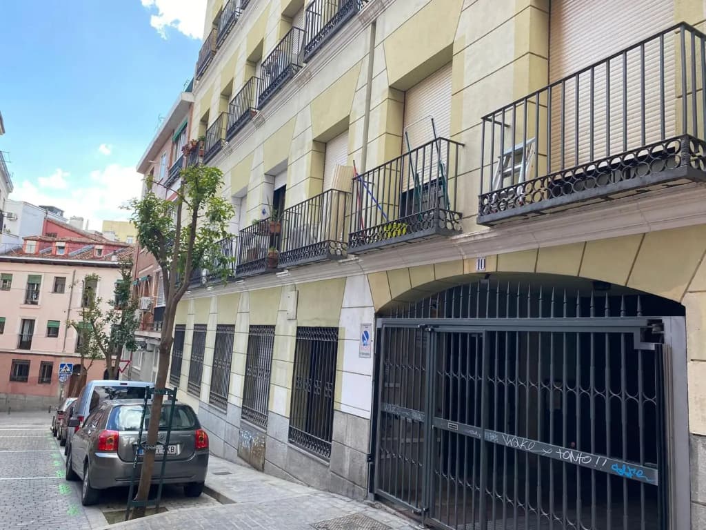 Centro Embajadores / Luxury Apartment - photo 1