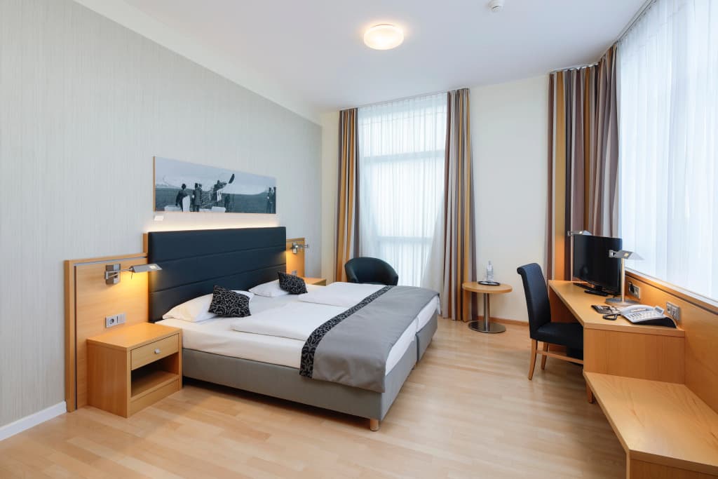 Airporthotel Berlin Adlershof - photo 4
