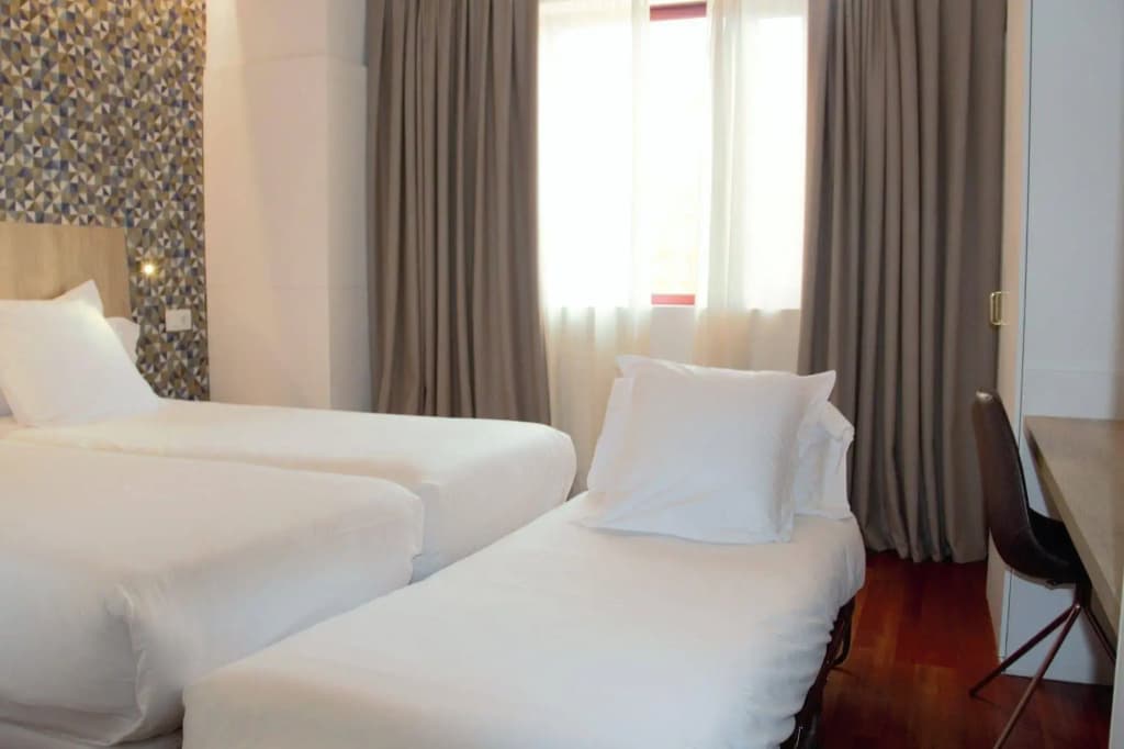 Chic & Basic Velvet Hotel - photo 5