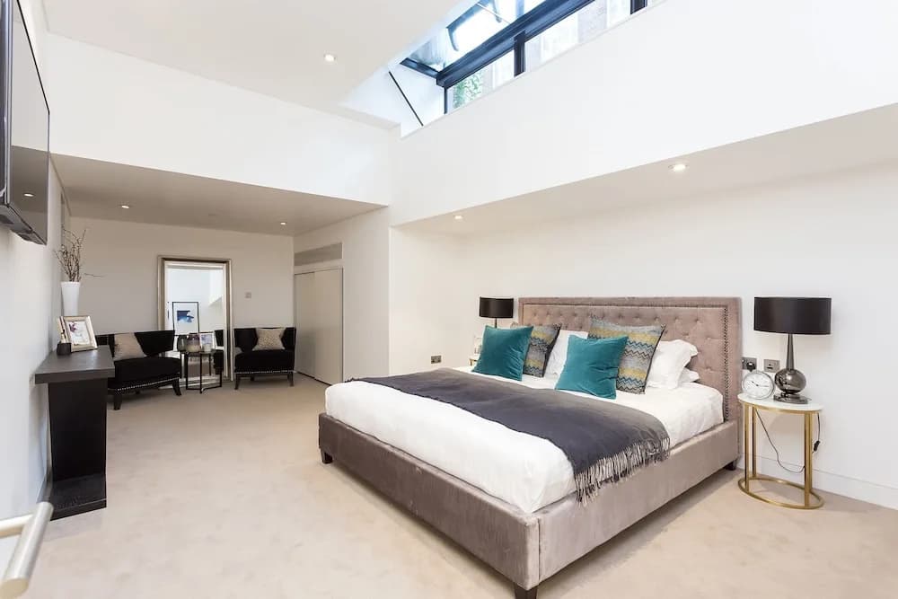Urban Chic - Chiltern and Baker - photo 5