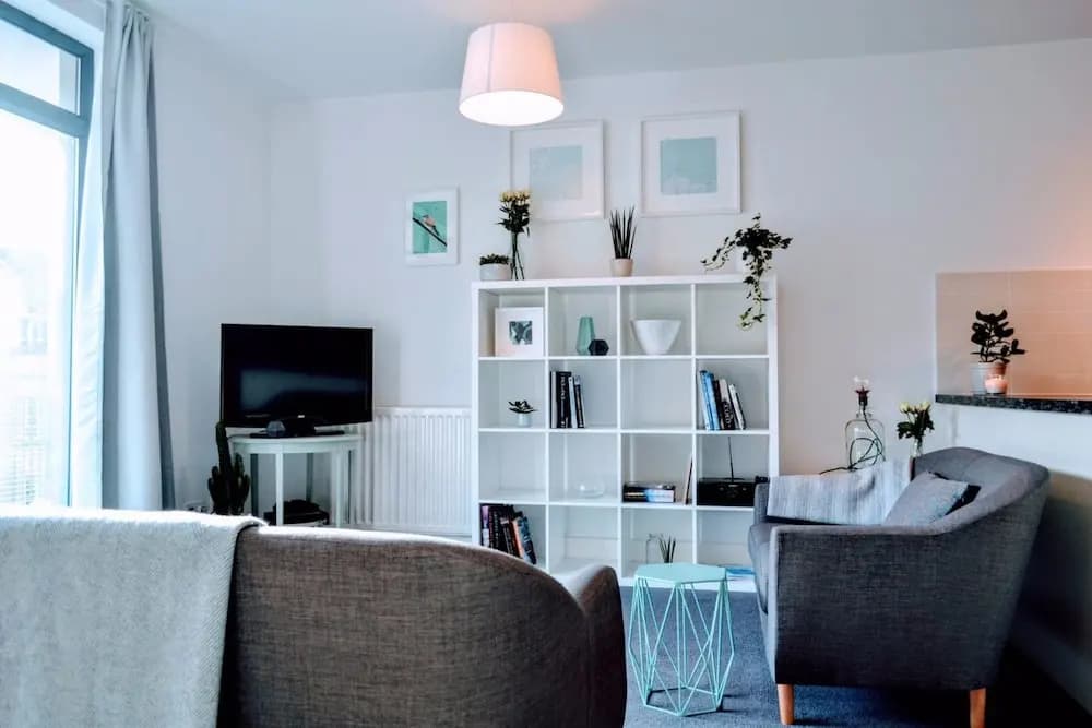 2 Bedroom Apartment In City Centre - photo 3