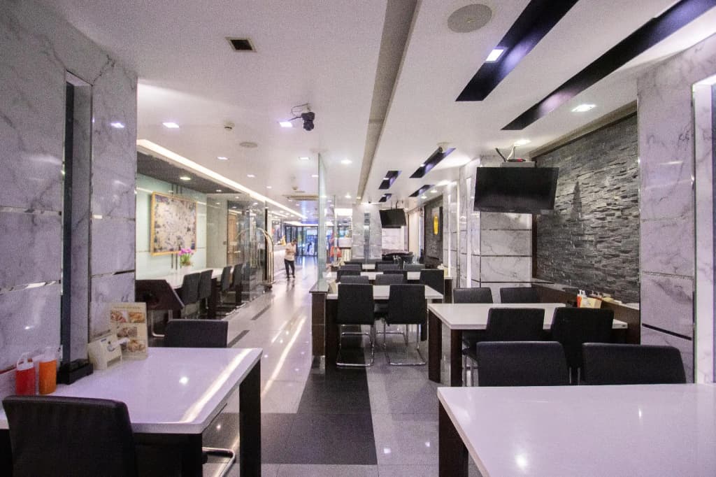 Gusto Hotel Pratunam - photo 14