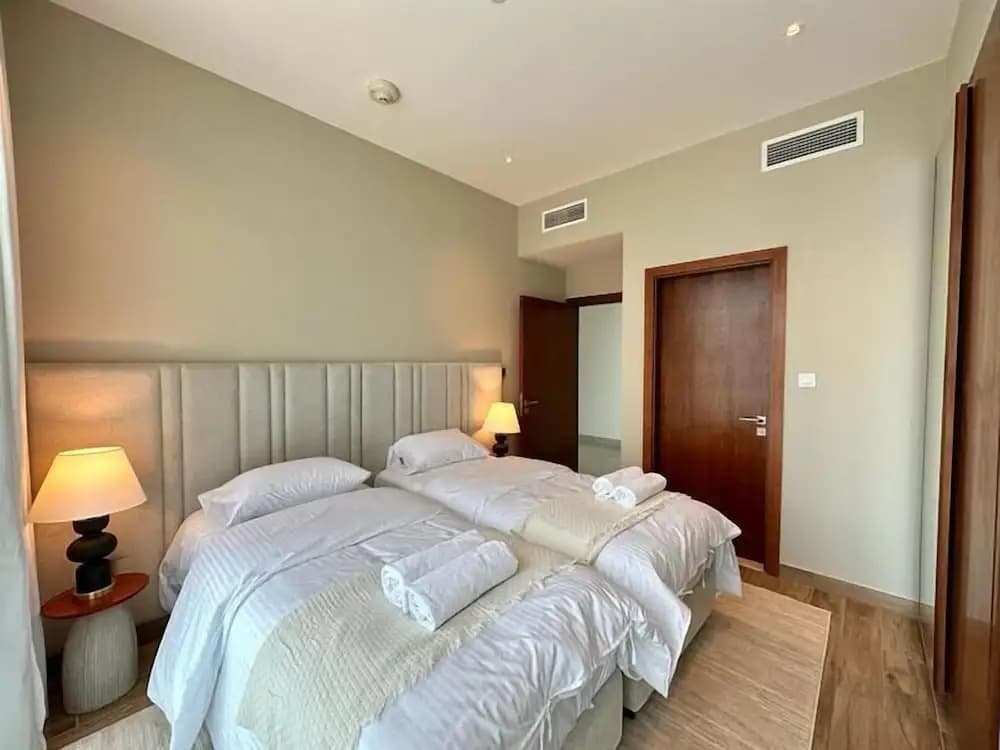 Panoramic 2BR with Marina View - photo 2