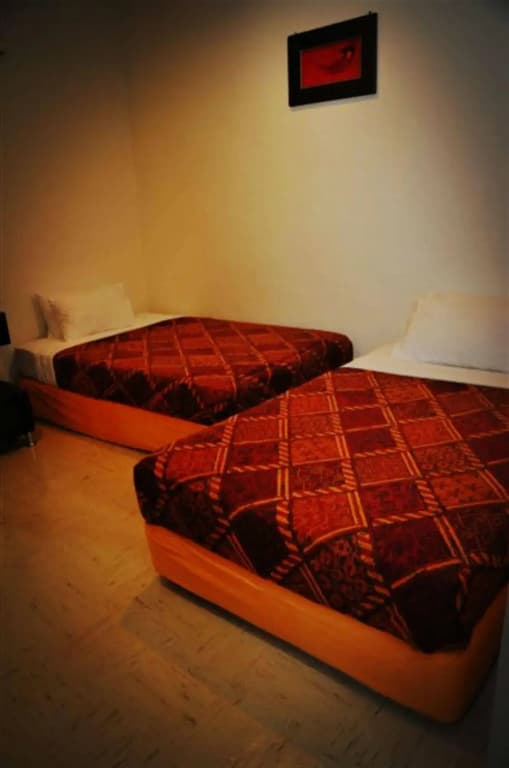 Old Budget Hotel - photo 9