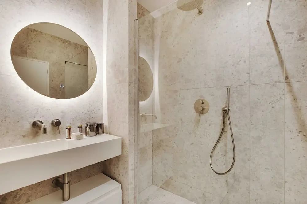 Newly Refurbished Flat in Heart of 18th District - photo 8