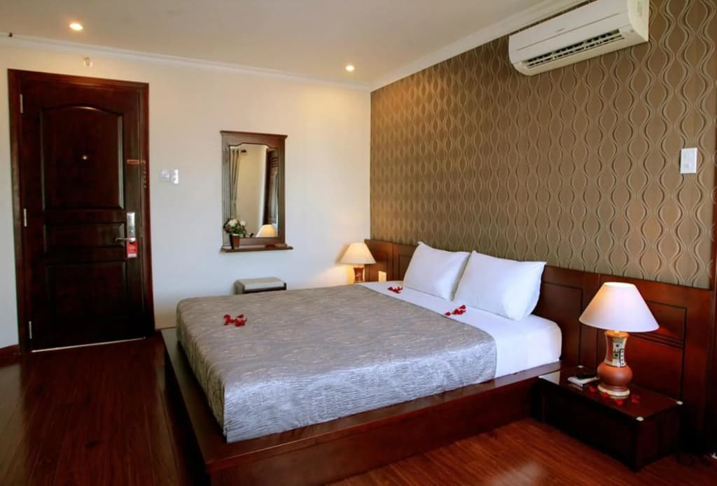 Nice Swan Hotel - photo 6