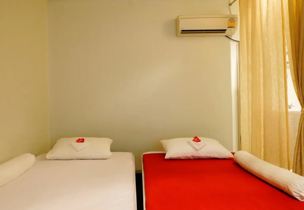 Saphan Krungthep Hostel & Spa - photo 3