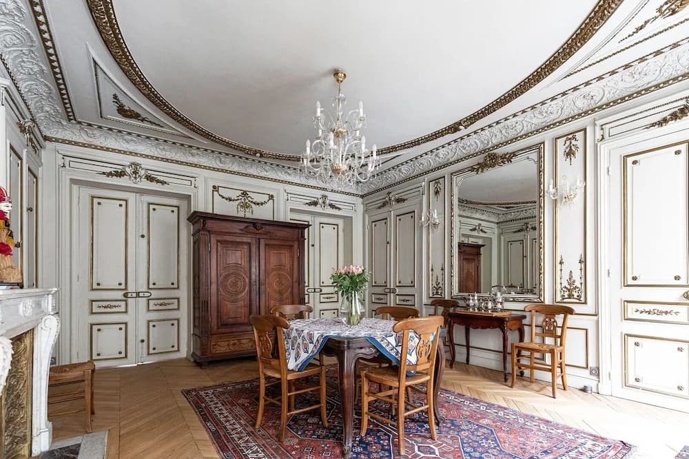 Classical Features in the 9th - photo 7