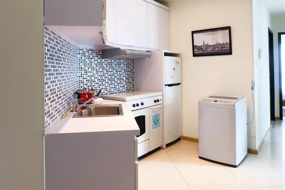 Monas View Studio Apartment at Capitol Suites - photo 8