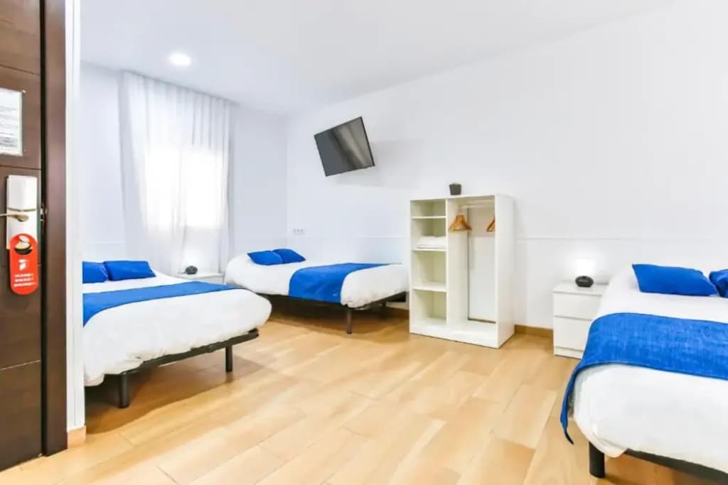 Laramond Barcelona Rooms - photo 2