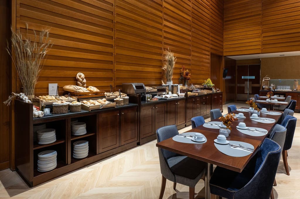 Eurostars Grand Marina - photo 35