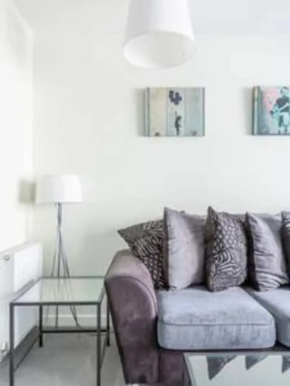 Modern 2 Bedroom Property in Stylish Complex - photo 9