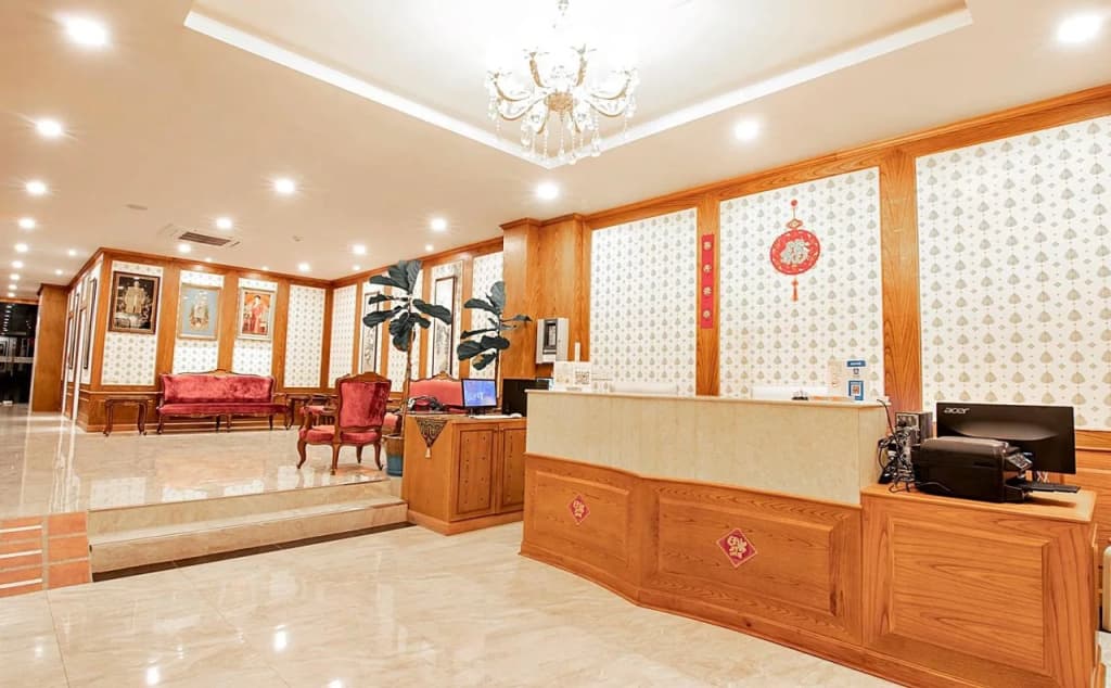 J Place Hotel - main photo