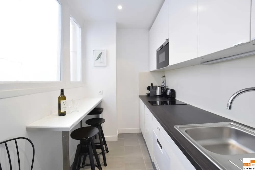 S02199 - Pretty Studio for 2 People in the Heart of the Montorgueil Neighborhood - photo 1