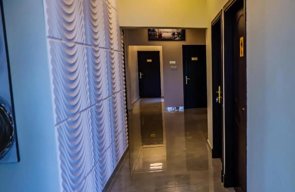 F & H Hotel - photo 8