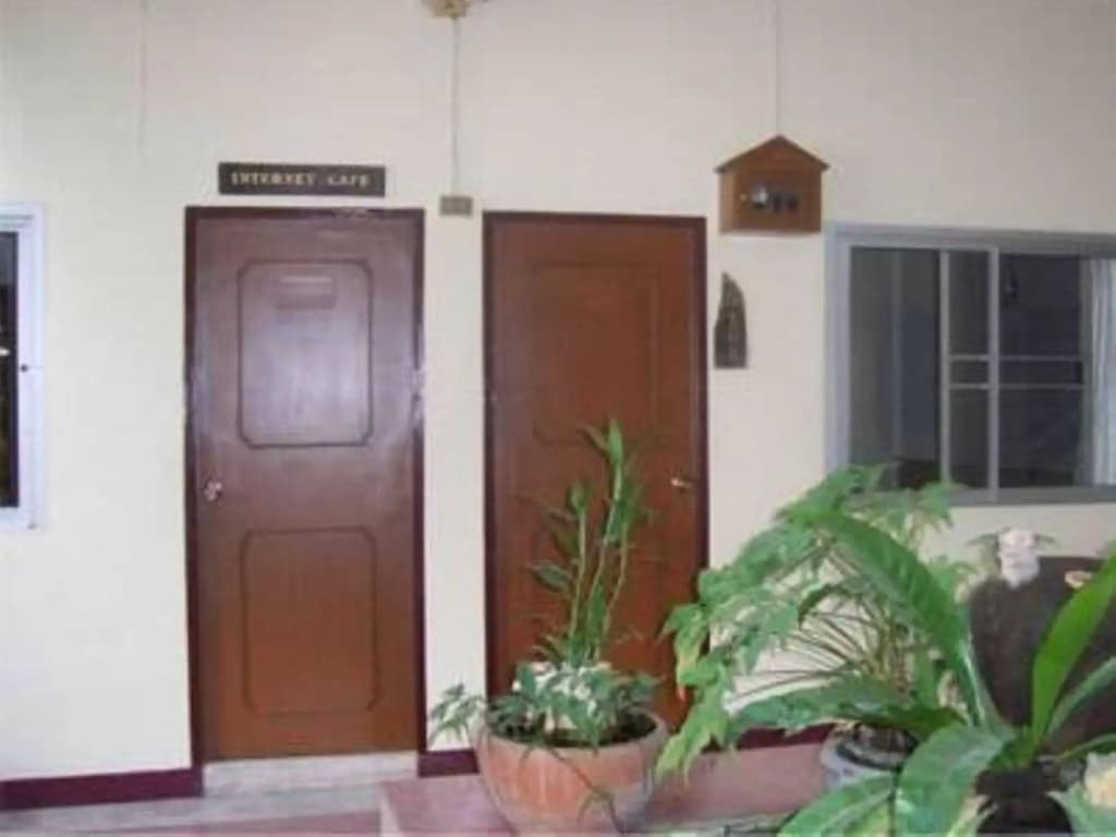 Safe House Court - photo 10