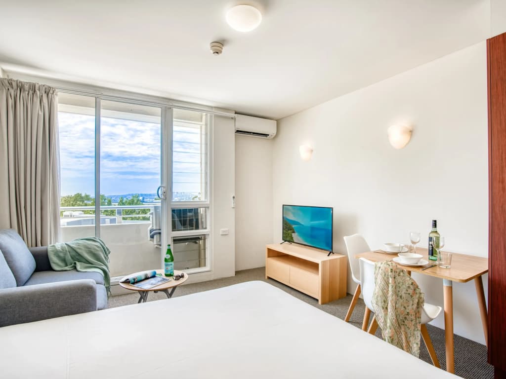 Park Regis Concierge Apartments - photo 4