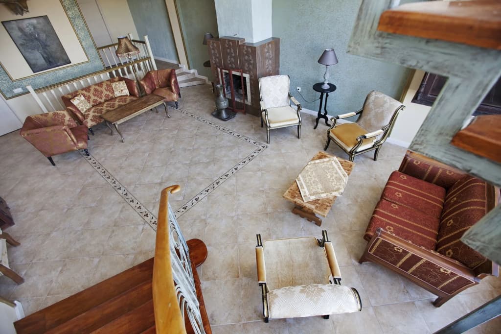 Caravan Hotel - photo 10