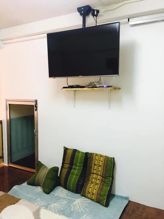 DD&B Hostel - photo 5