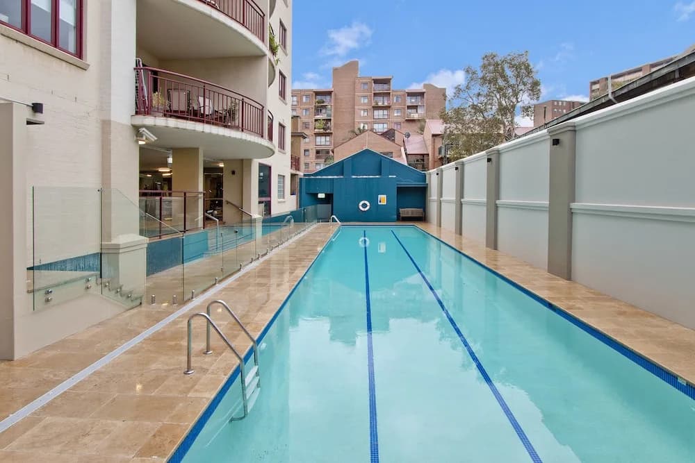Expansive Views From Sydney 1 Bedroom Apartment - photo 9