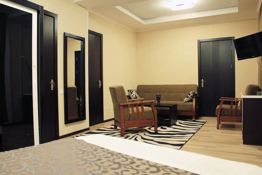 Oriental Hotel - photo 3