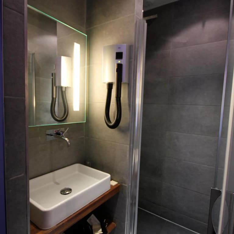 Hotel Lumières Montmartre Paris - photo 22