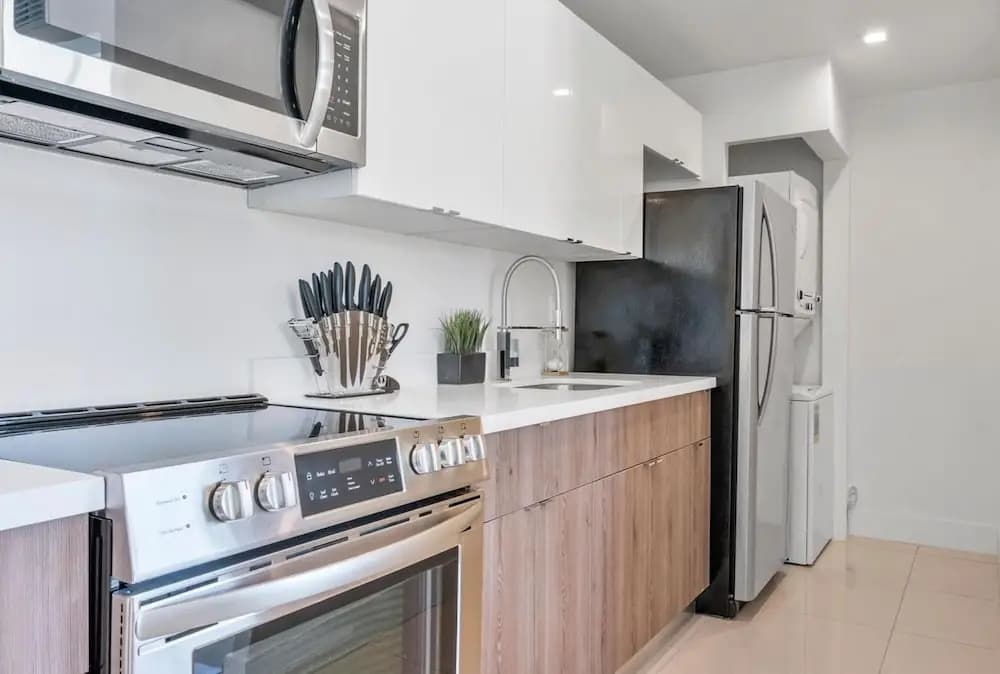 Miami Suite 302 - photo 14