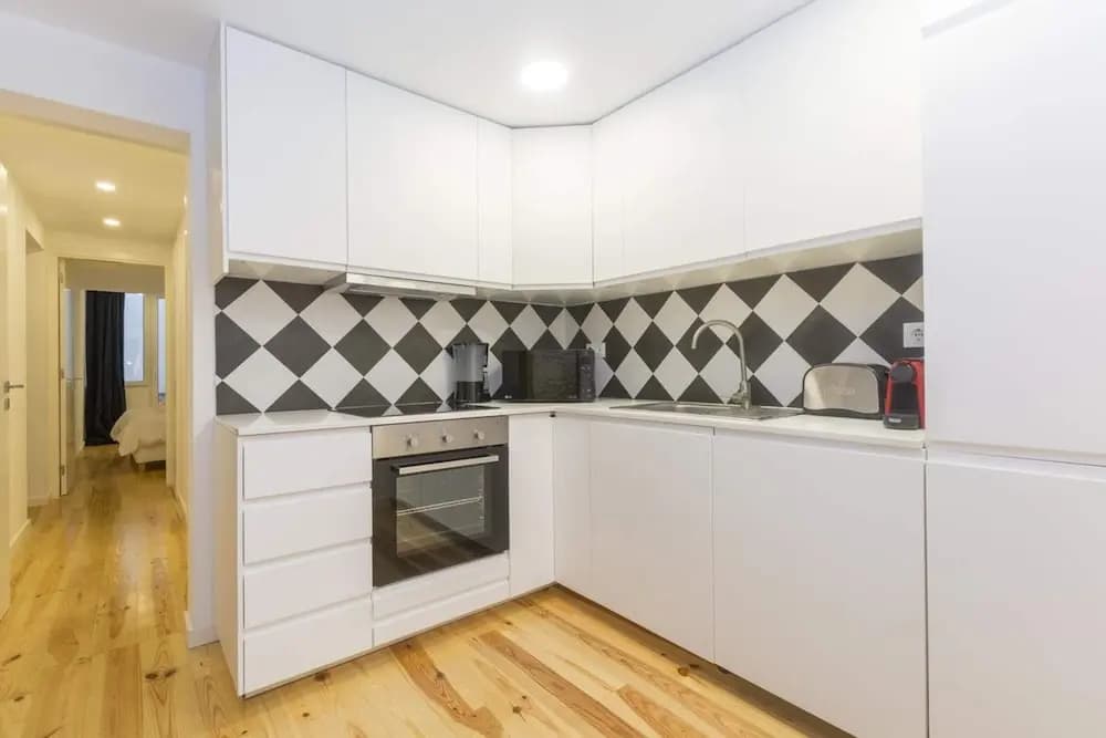 Amazing 3-bedroom Apartment in City Center - Fits 8 - photo 13