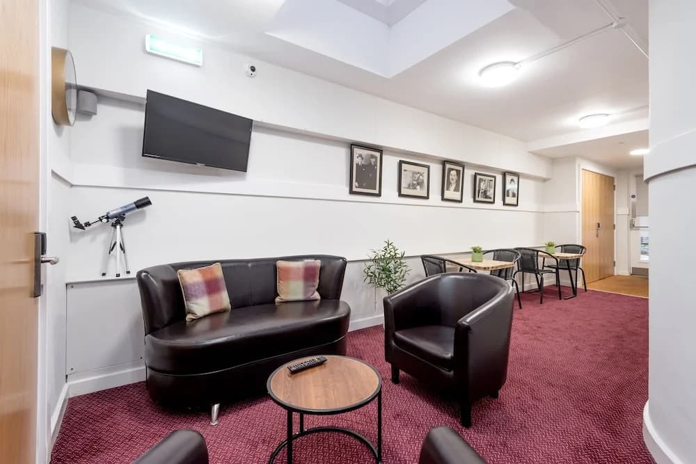 Smith Place Hotel - photo 16