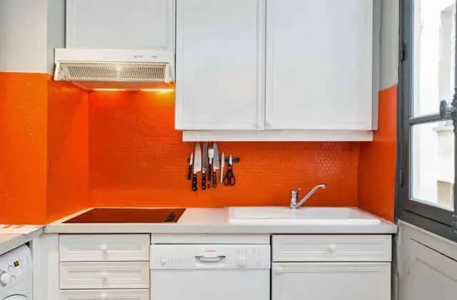 Large & Bright Apartment, Central Paris, Montmartre-Opéra, Picturesque Rue des Martyrs - photo 18