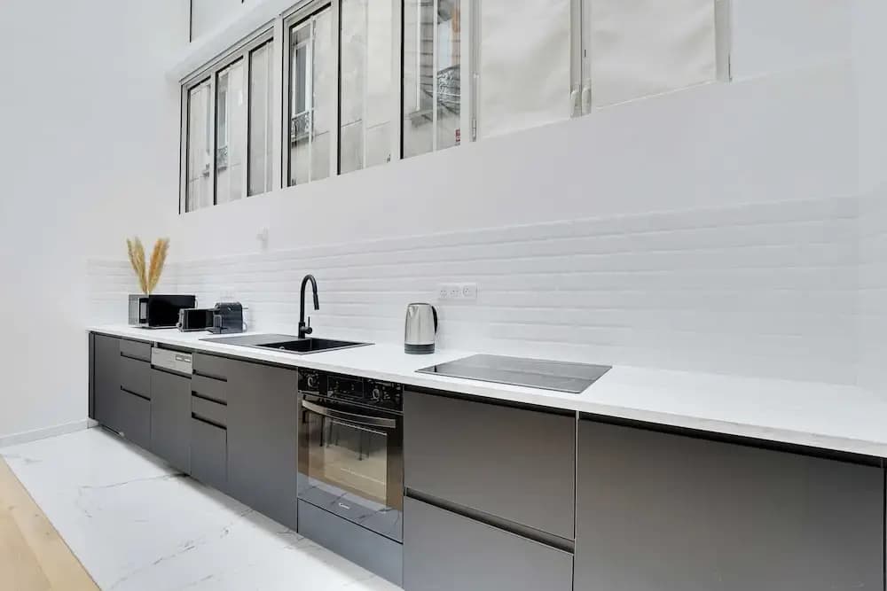 Authentique Apartment - 1br- 2P- Voltaire - photo 11