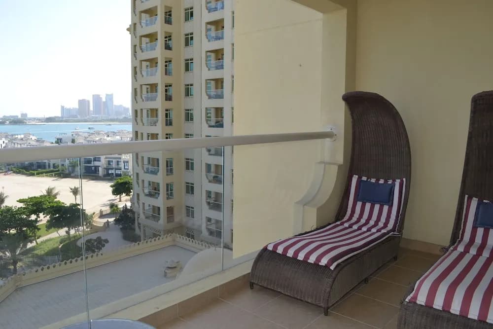 Entire 1 Bedroom Apartment in the Prestigious Palk Jumeirah - NBT - photo 7