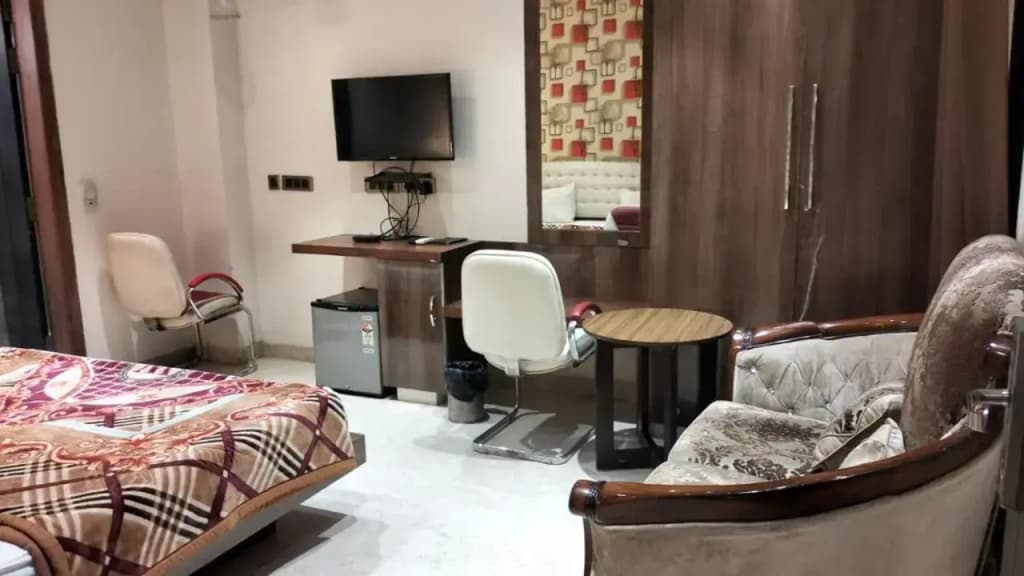 Leeway Hotel - photo 18