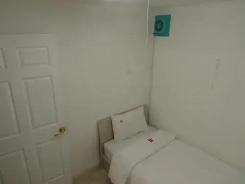 8MOTEL - photo 6