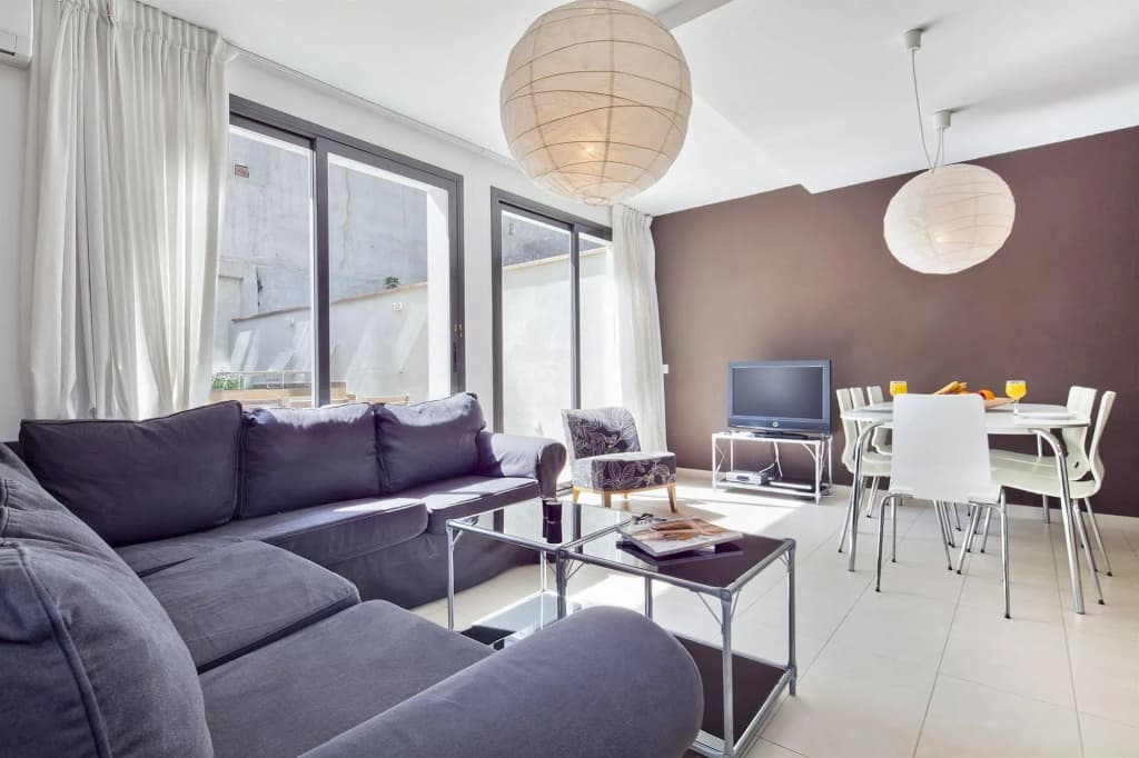 Inside Barcelona Apartments Sants - photo 3