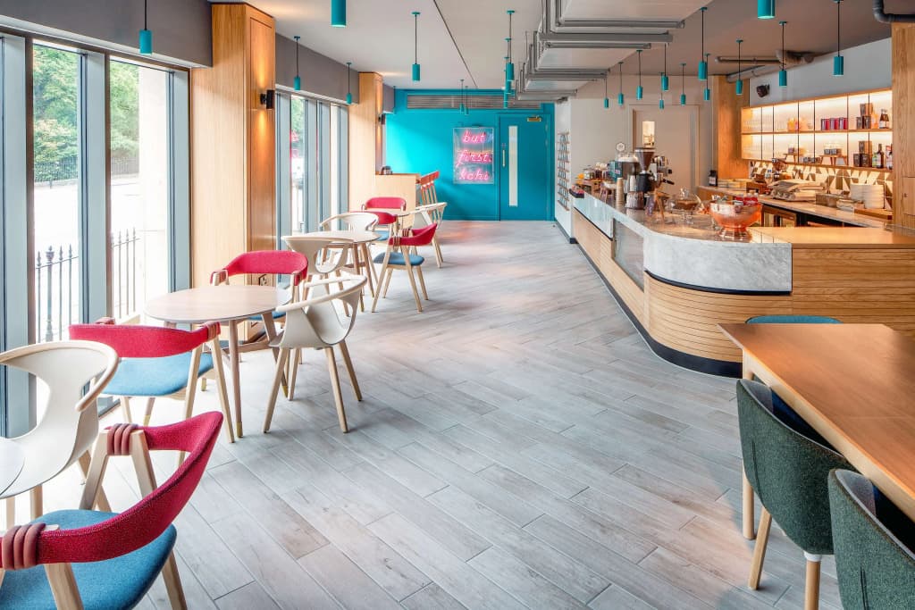 YOTEL Edinburgh - photo 17